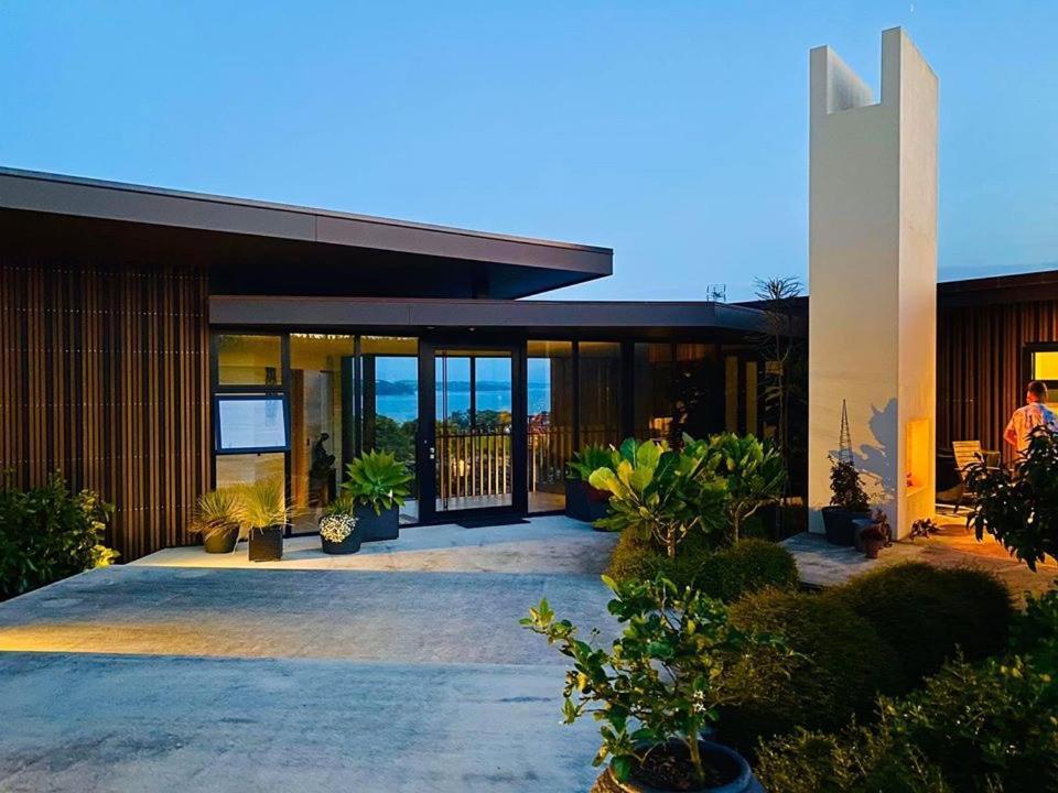 Отель La Bodega Waiheke Island Surfdale Экстерьер фото